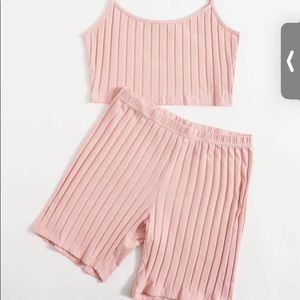 Meet your Posher, Larissa